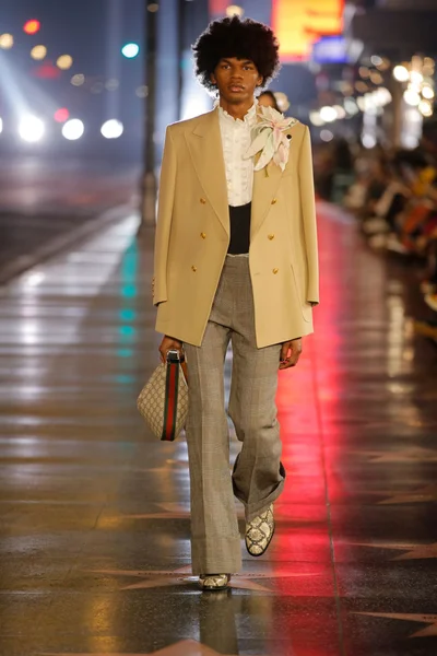 Look 37